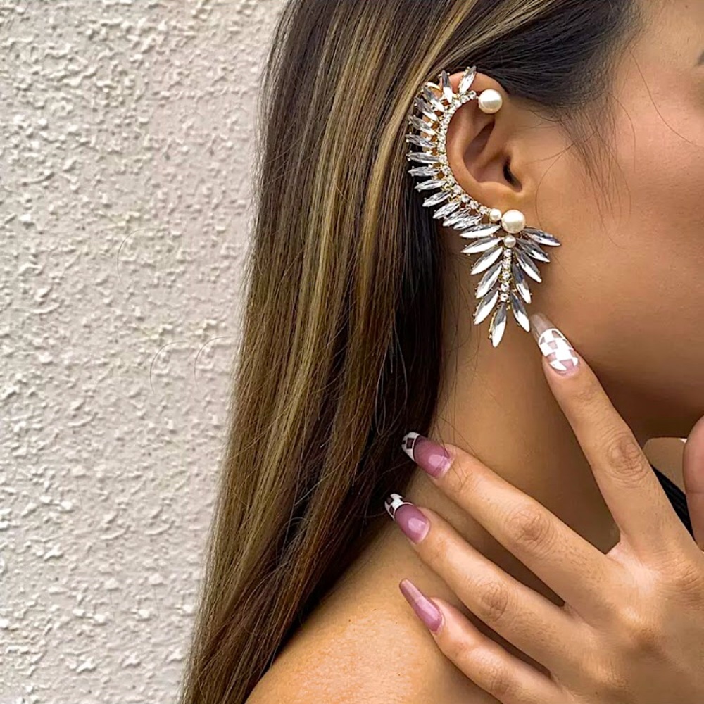 ⚜️𝟯𝟬%𝗢𝗙𝗙 𝗯𝘂𝗻𝗱𝗹𝗲𝘀 𝟯+⚜️ NEW Rhinestone Pearl Crawler Earring - Picture 5 of 8